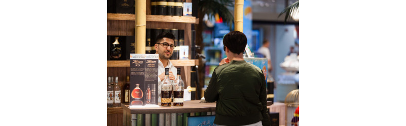 Genialer Studentenjob am Flughafen Hamburg:  Langfristige Promotion in internationalem Umfeld